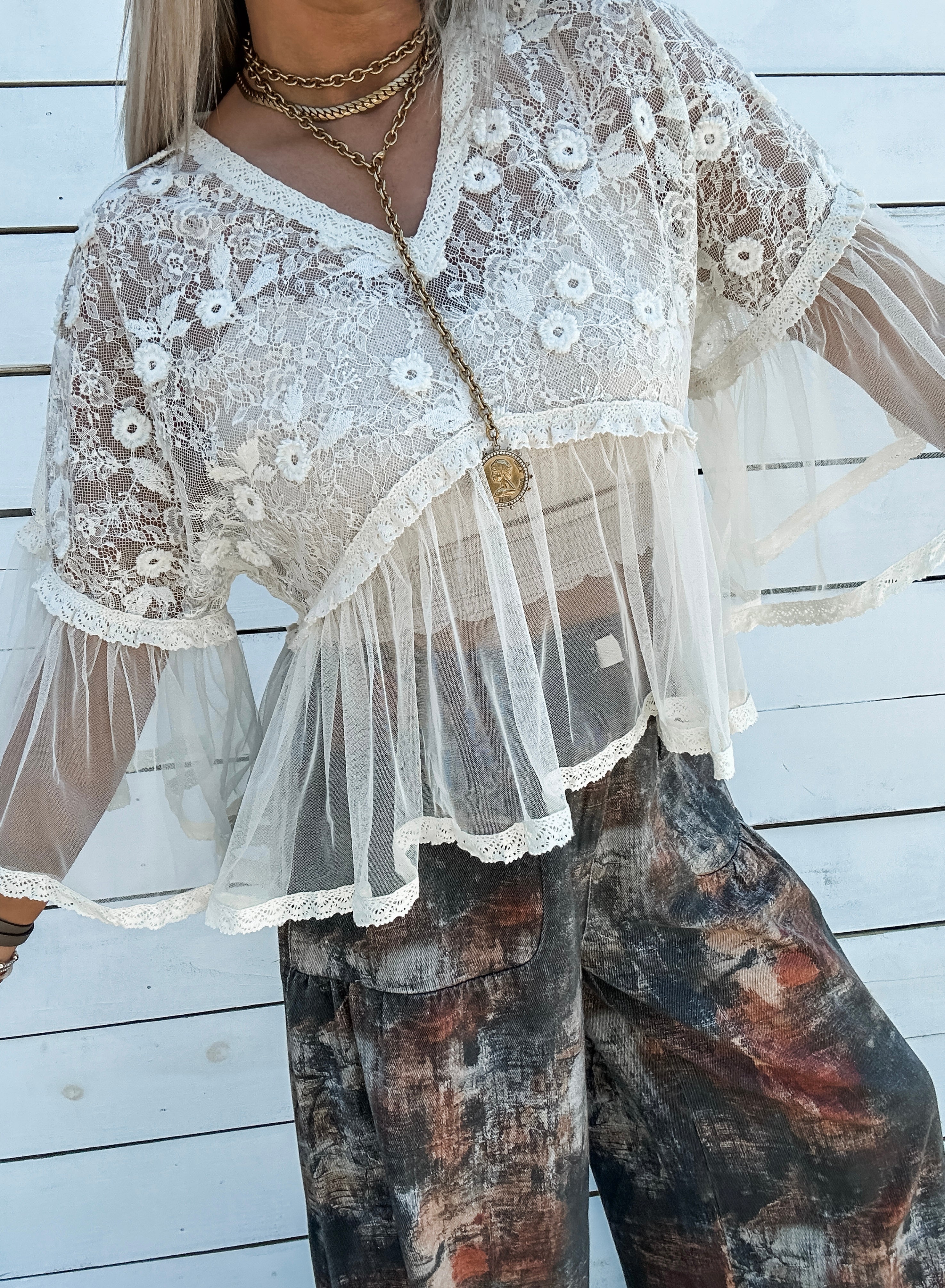 Soft Romance Lace Top - Ivory – Hitchin' It Boutique