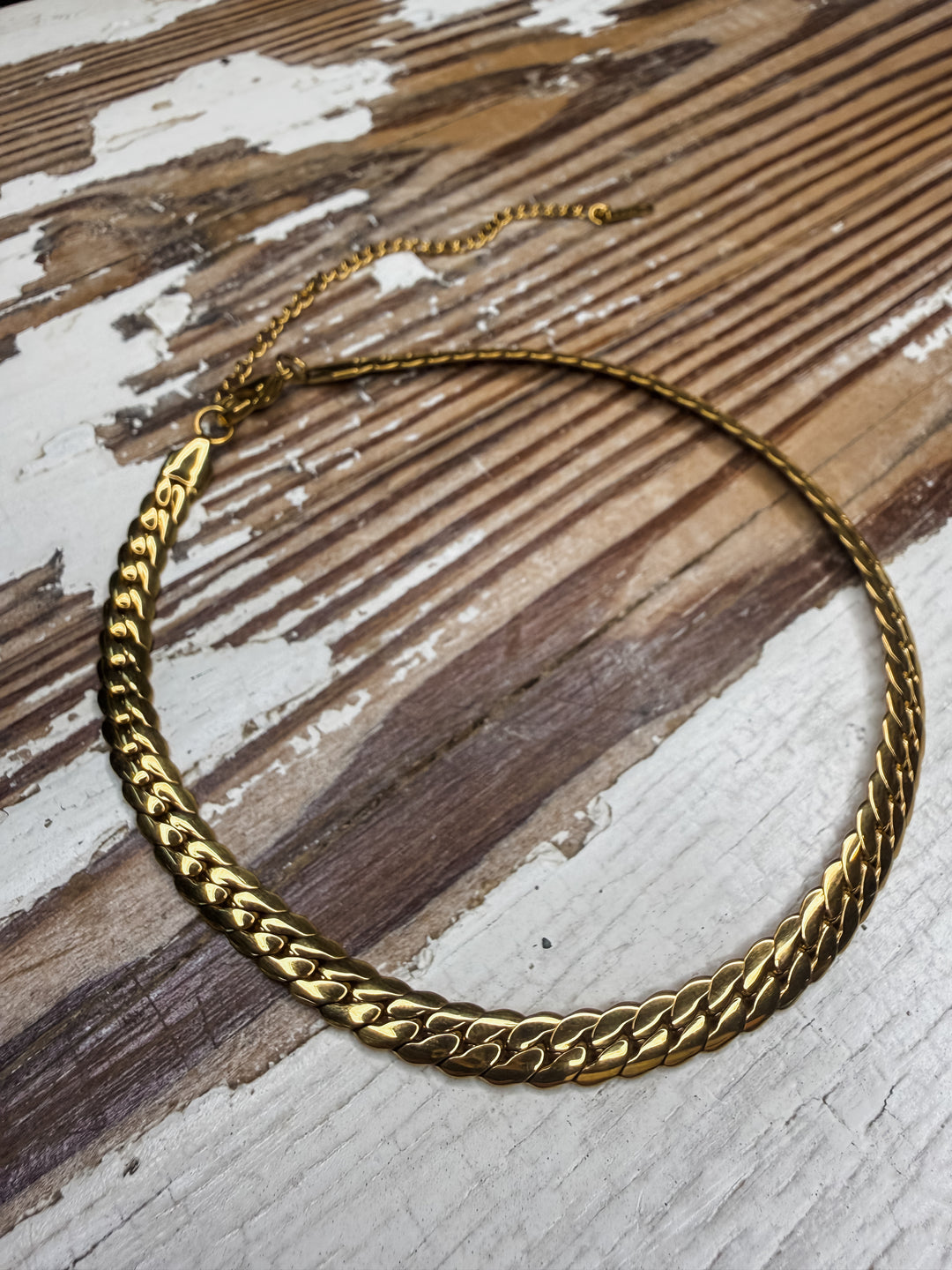 Thin Shiny Gold Necklace
