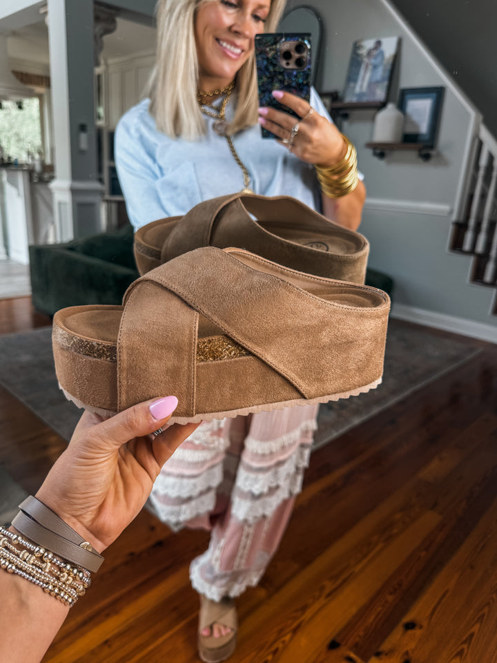 Nina Platforms - Almond