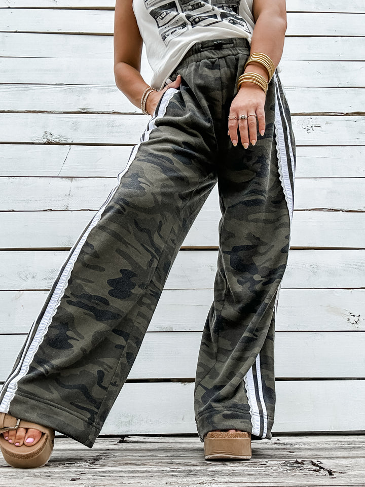 Camo Crush Lace Sweatpants