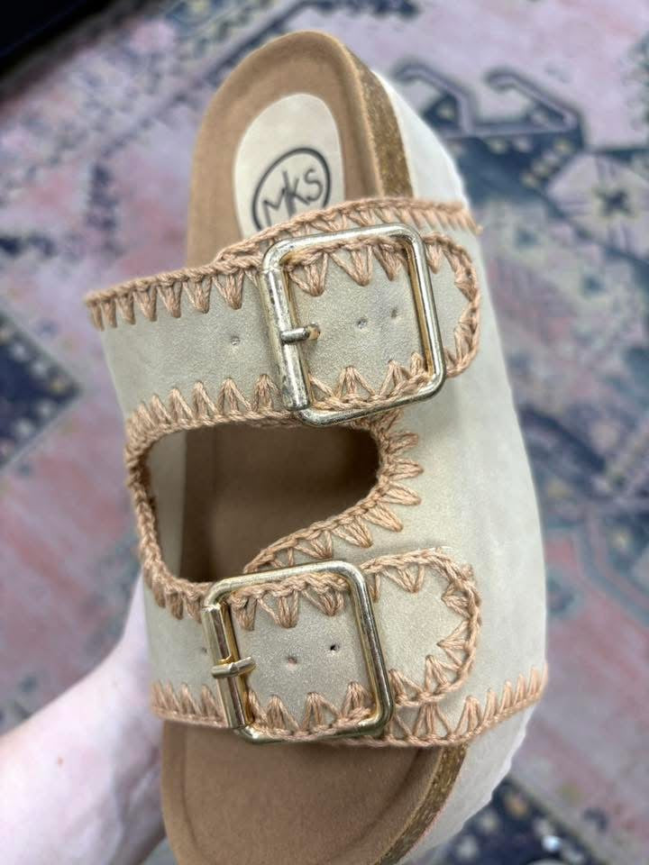 DISCOUNT Almost Famous Platforms - Raffia
