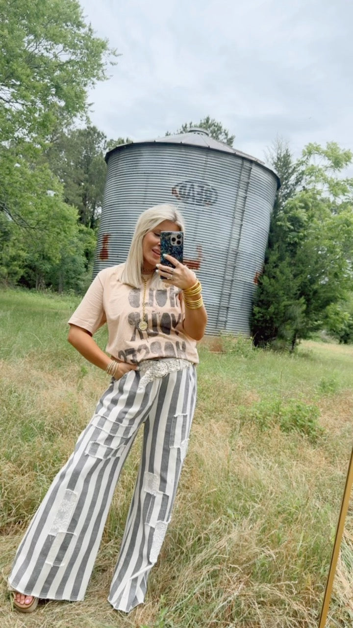 Hold Your Horses Graphic Tee
