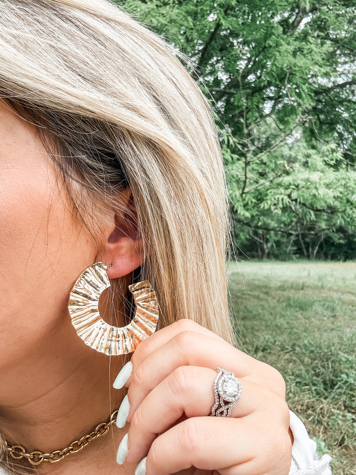 Texture Wave Metal Hoops - Gold